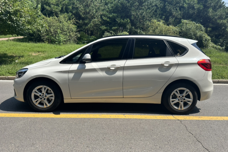 BMW 2 Series Tourer (Imported) 2015 #5 BMW 2 Series Tourer (Imported) 2015 car image #5