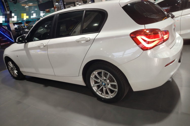 BMW 1 Series (Imported) 2019 #5 BMW 1 Series (Imported) 2019 car image #5