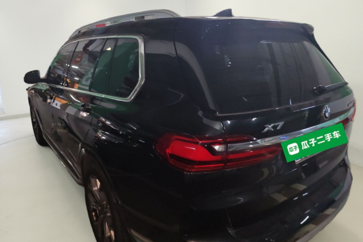 BMW X7 M60i 2021 car image #5