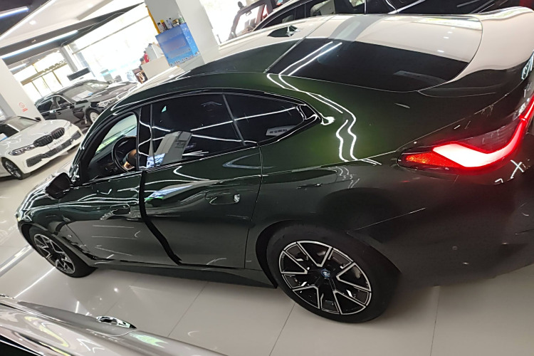 BMW i4 M50 2024 #5 BMW i4 M50 2024 car image #5