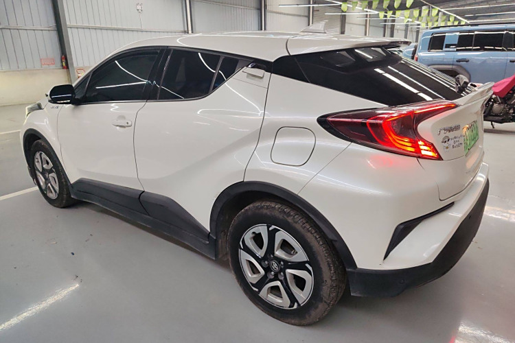 Toyota C-HR EV 2020 immagine di auto #5