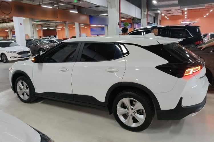 Chevrolet Charm 2023 car image #5