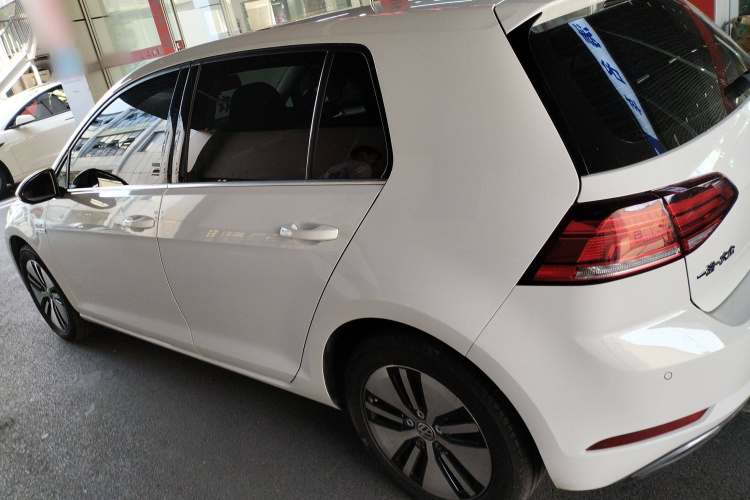 Volkswagen Golf Pure Electric 2020 #5 Volkswagen Golf Pure Electric 2020 image de voiture #5