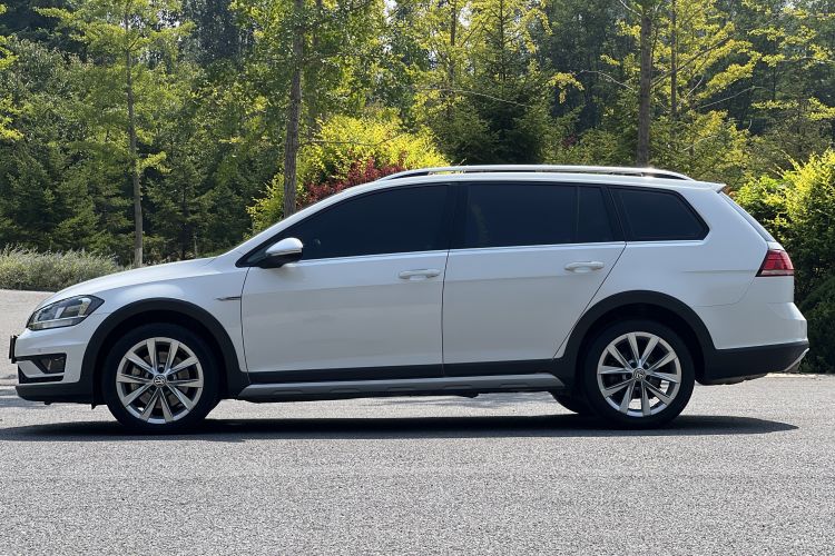 Volkswagen Golf (Imported) 2020 immagine di auto #5