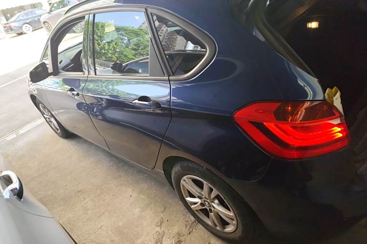 BMW 2 Series Tourer 2017 imagem de carro #5