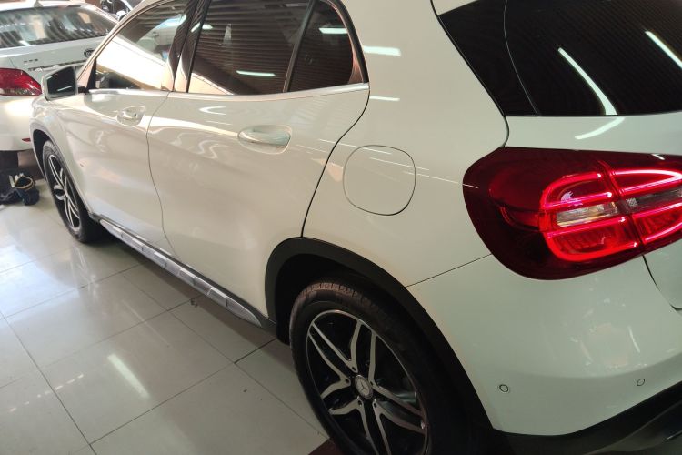 Mercedes-Benz GLA Class 2015 car image #5