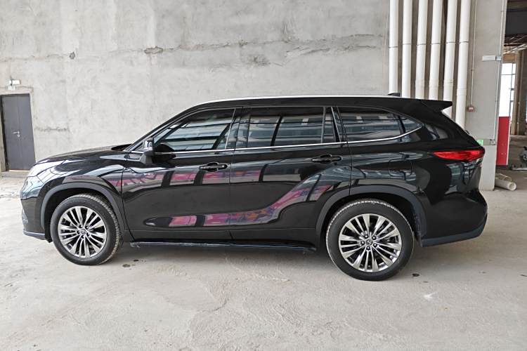 Toyota Highlander (Imported) 2024 car image #5