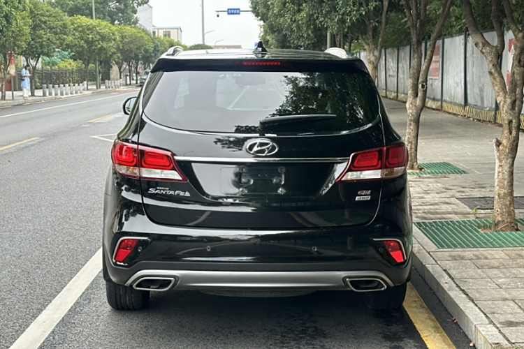 Hyundai Grand Santa Fe 2017 #5 Hyundai Grand Santa Fe 2017 car image #5