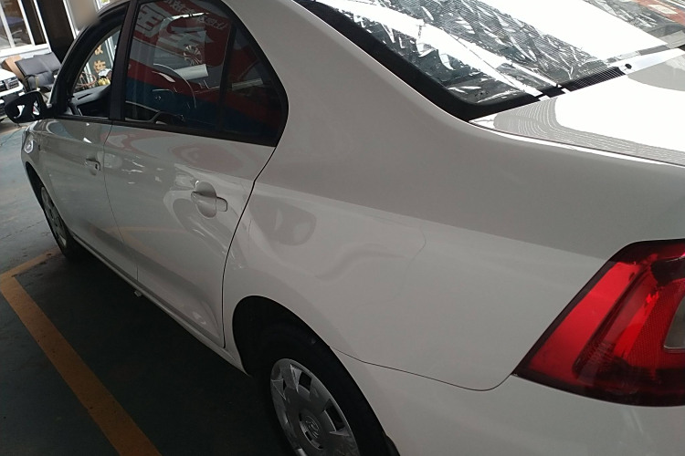 Skoda Rapid 2017 car image #5