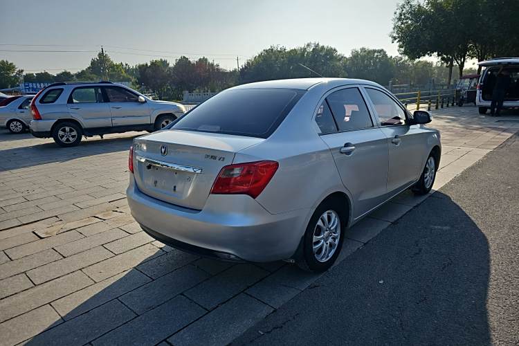 长安 悦翔V3 2016 汽车图片 #5