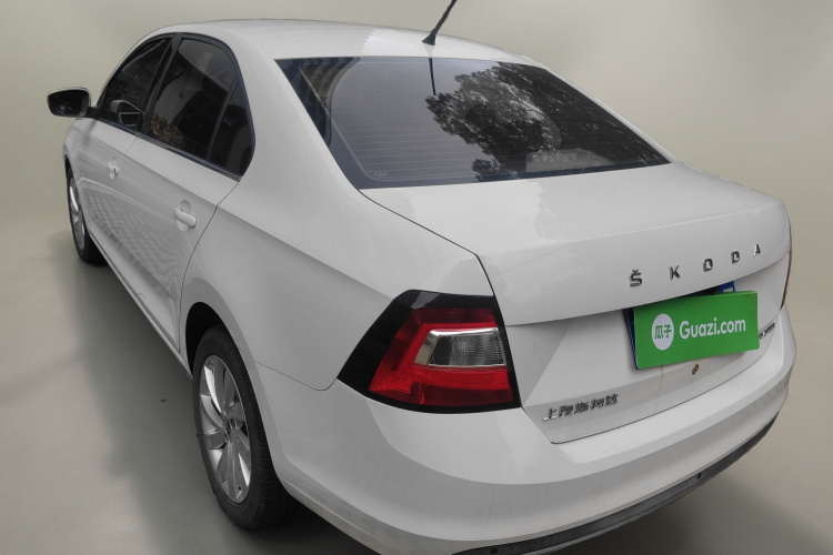 Skoda Rapid 2019 imagen de coche #5