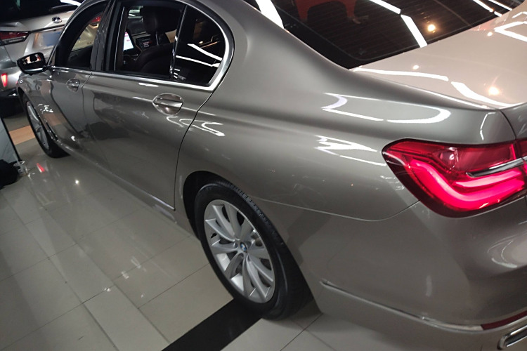 BMW M760Le 2017 #5 BMW M760Le 2017 car image #5