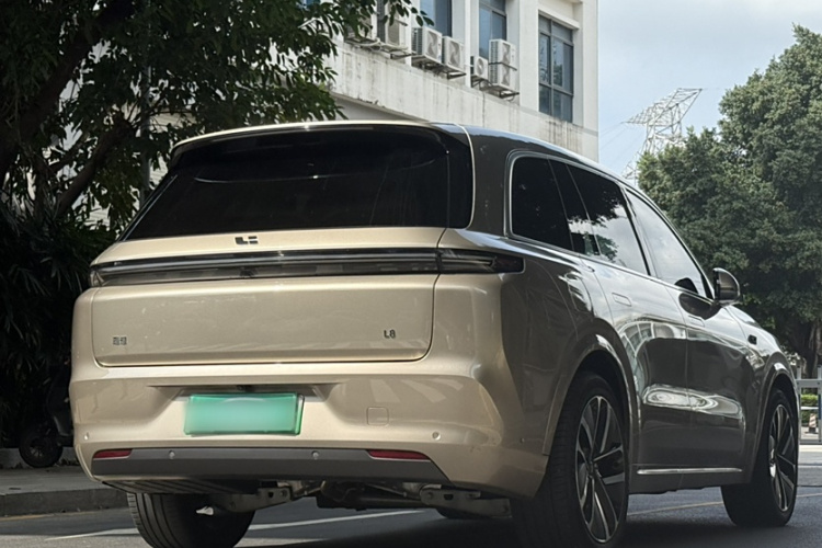 Li L8 2023 изображение автомобиля #5