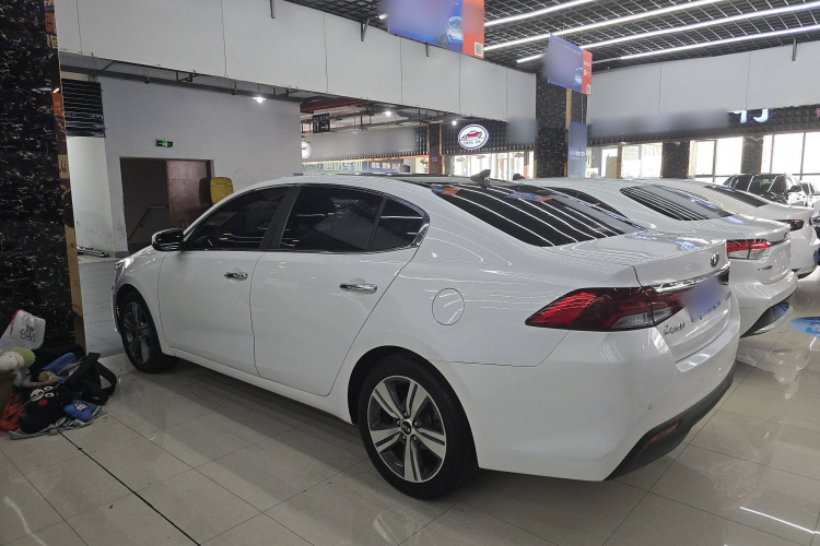 Kia K5 2018 imagen de coche #5