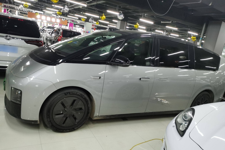 理想汽车 理想MEGA 2024 汽车图片 #5