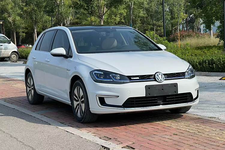 Volkswagen Golf Pure Electric 2020 image de voiture #5