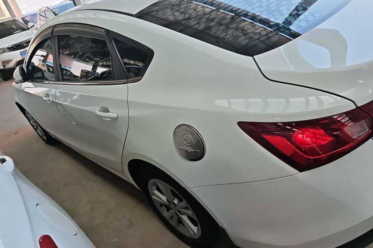 MG GT 2018 car image #5