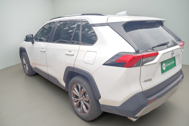 Toyota RAV4 (Imported) 2024 immagine di auto #5