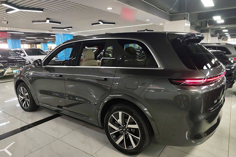 Li L8 2023 изображение автомобиля #5