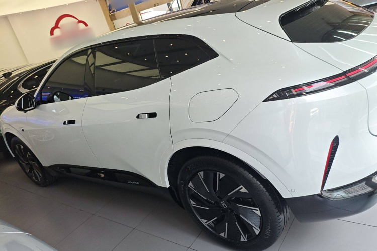 Avatr 07 2025 car image #5