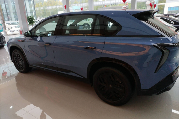 HongQi TianGong 08 2025 #5 HongQi TianGong 08 2025 car image #5