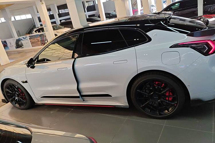 Zeekr 001 FR 2023 изображение автомобиля #5