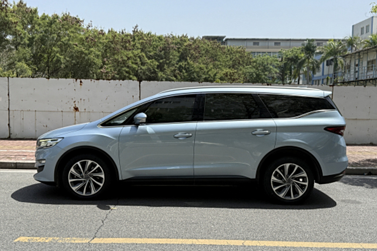 GEELY JiaJi 2019 car image #5