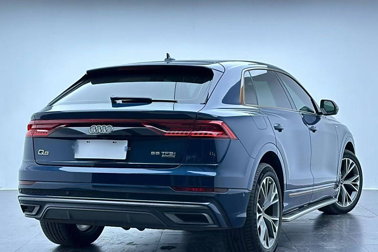 Audi Q8 2021 car image #5