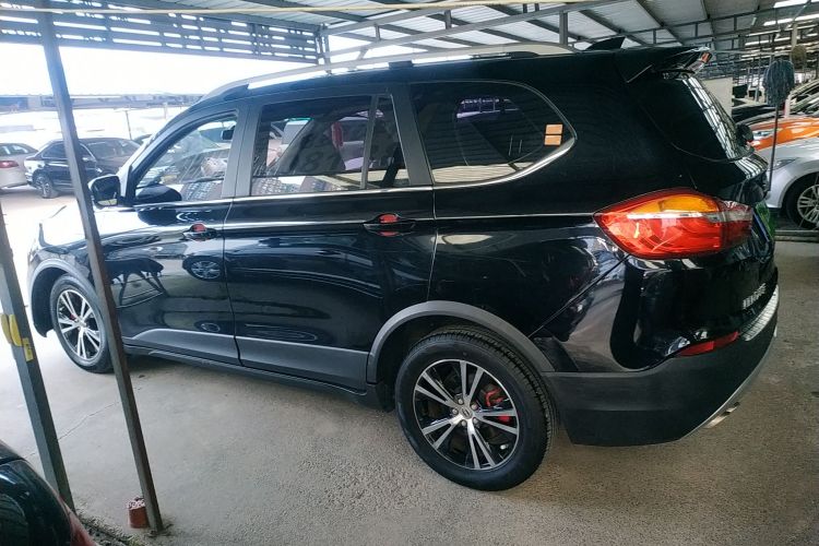 SWM X7 2022 صورة سيارة #5