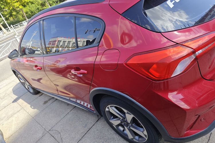 Ford Focus Active 2019 صورة سيارة #5