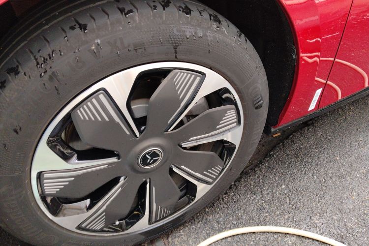 HongQi TianGong 05 2025 #5 HongQi TianGong 05 2025 car image #5