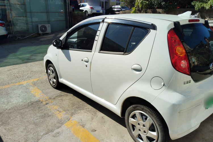 BYD e1 2021 car image #5