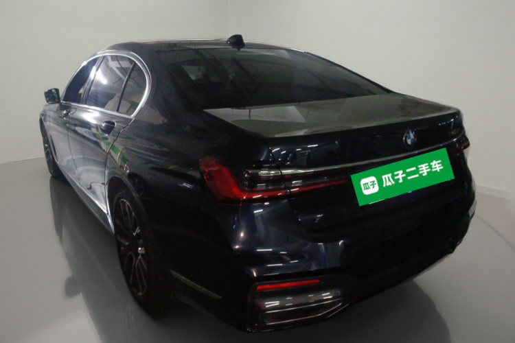 BMW M760Le 2020 car image #5