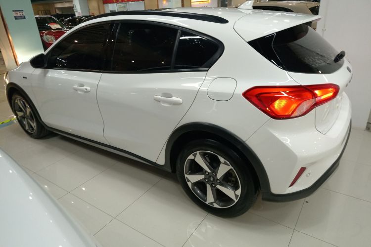 Ford Focus Active 2020 صورة سيارة #5