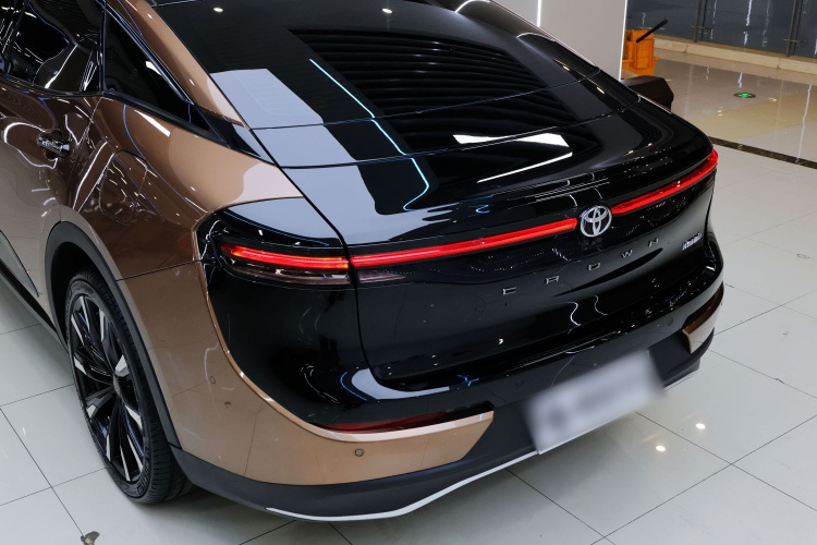 Toyota Crown 2023 immagine di auto #5