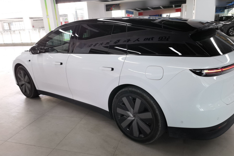 理想汽车 理想i6 2025 汽车图片 #5