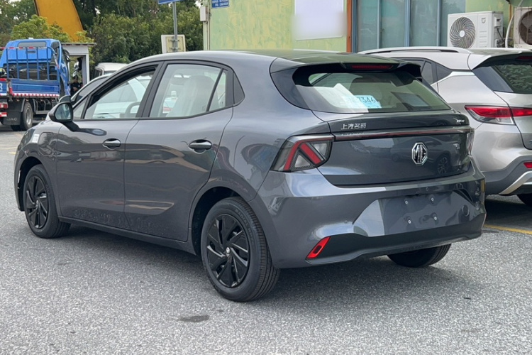 MG 4 EV 2025 car image #5