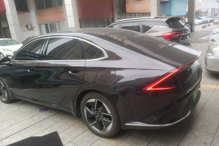 Wuling Starlight 730 New Energy 2023 صورة سيارة #5