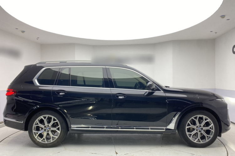 BMW X7 2023 #5 BMW X7 2023 car image #5