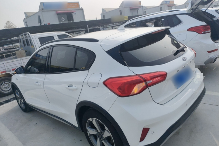 Ford Focus Active 2020 car image #5