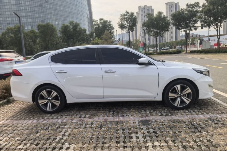 Kia K5 2019 imagen de coche #5