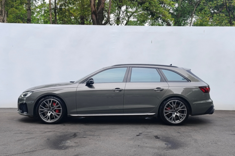 Audi S4 2023 car image #5