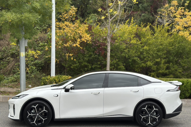 Deepal L07 2024 car image #5