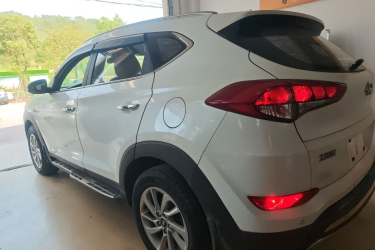 Hyundai Tucson (Imported) 2017 car image #5