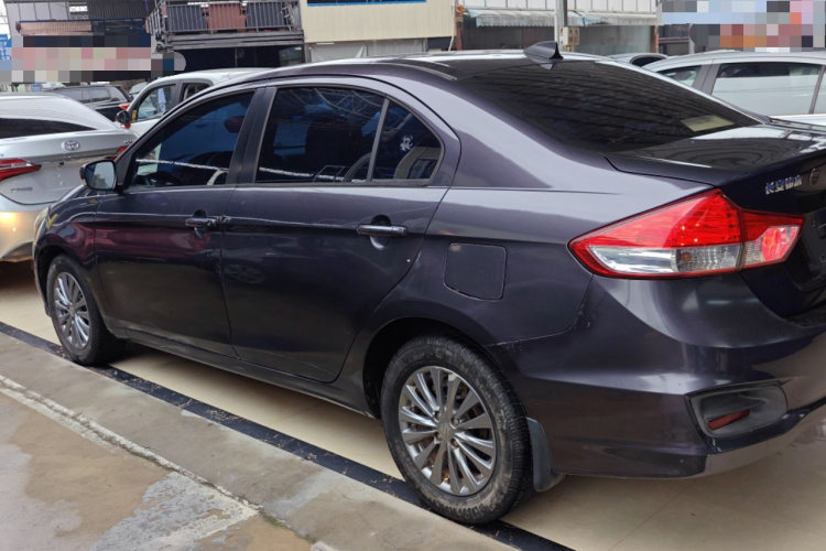 Suzuki Ciaz 2016 изображение автомобиля #5