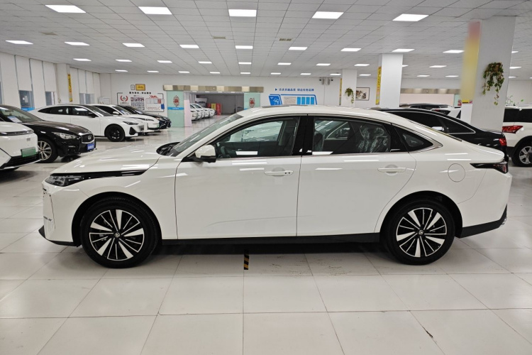 Changan EadoPHEV 2025 car image #5