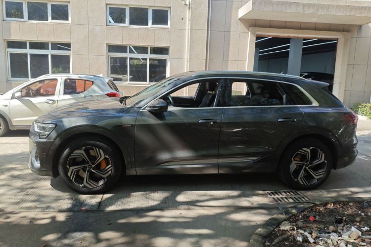 Audi e-tron 2022 imagen de coche #5