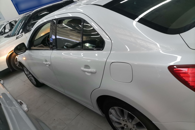 Suzuki Kizashi 2016 изображение автомобиля #5