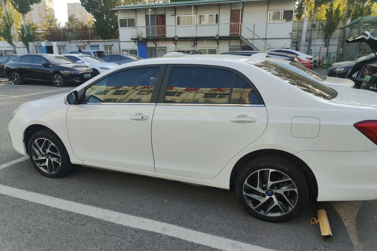 BYD Qin New Energy 2018 car image #5