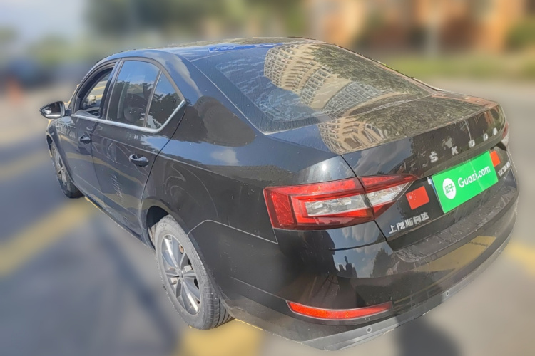 Skoda Octavia 2019 #5 Skoda Octavia 2019 car image #5